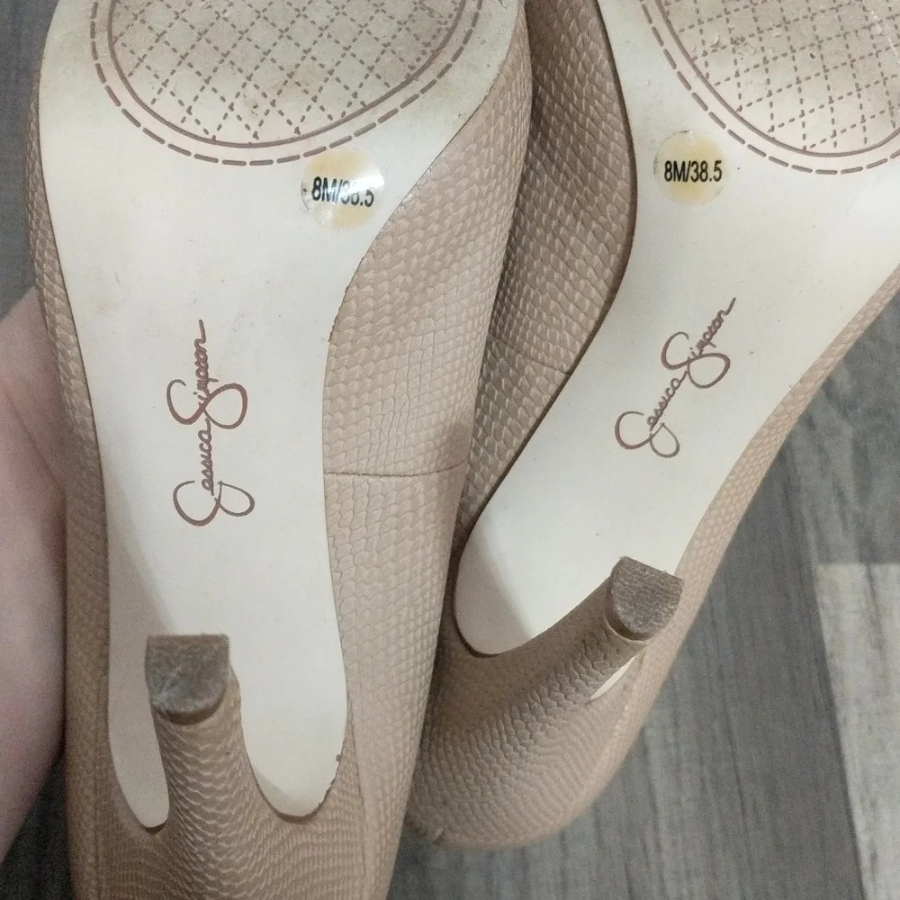 #283Jessica Simpson Women's Tobee Platform Pump Soft Tan Color. 4" Heel Size: 8M - Picture 10 of 12